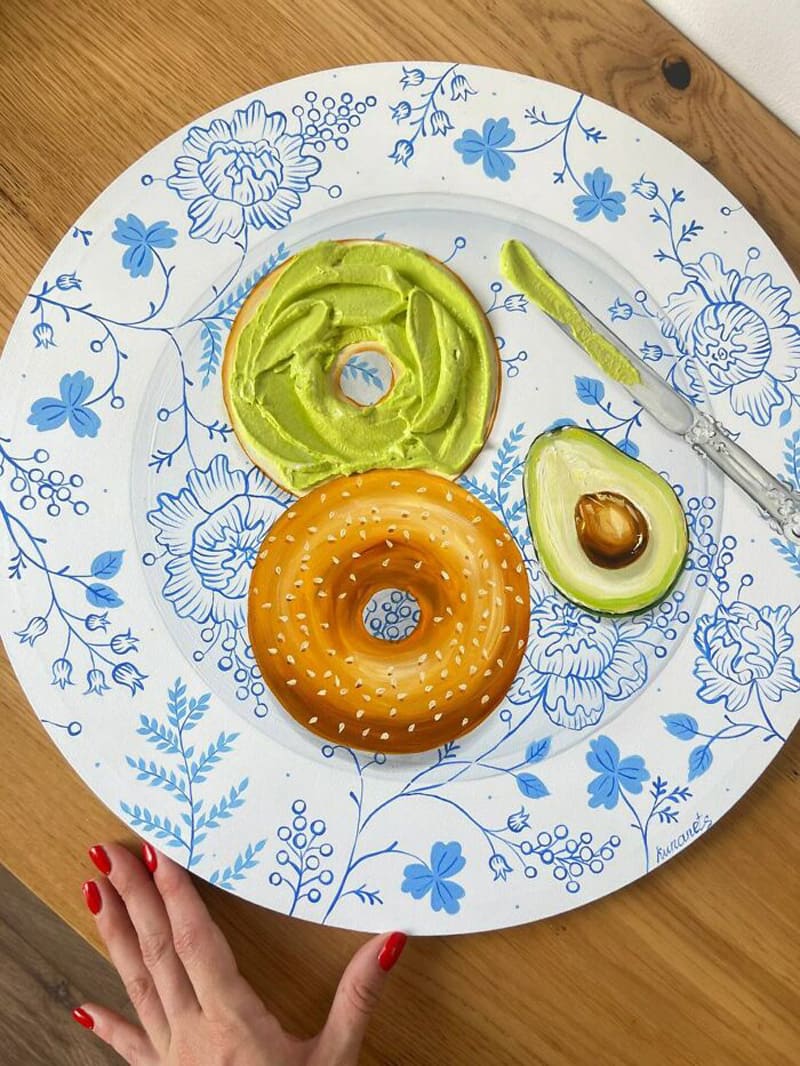 Bread and avocado on the plate