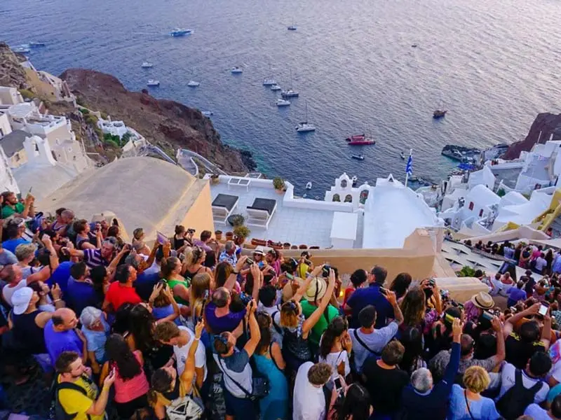 Problems of mass tourism in Santorini 2024