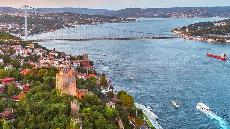 Where is the Bosphorus Strait? What are its attractions?