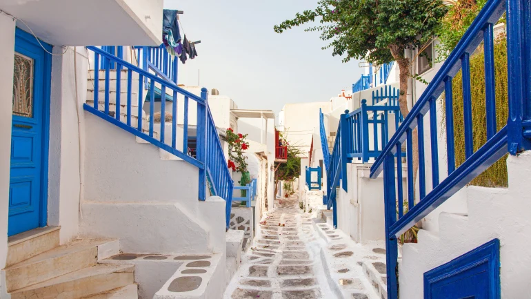 Greek island of Mykonos; Stay in the storm of magic and dream 7 The best time to visit Mykonos Island