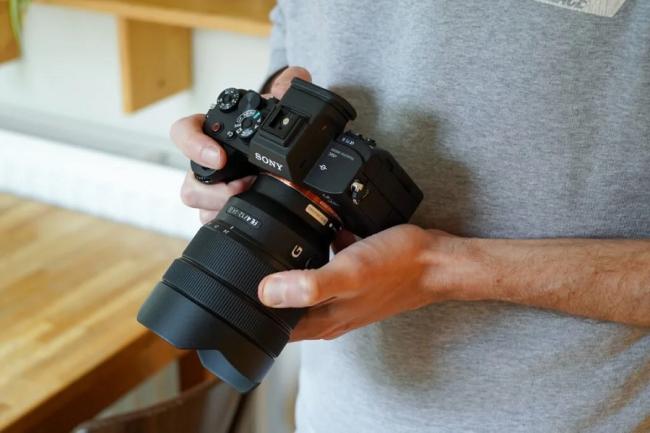 Get the most popular Sony brand cameras on Flashiran website
