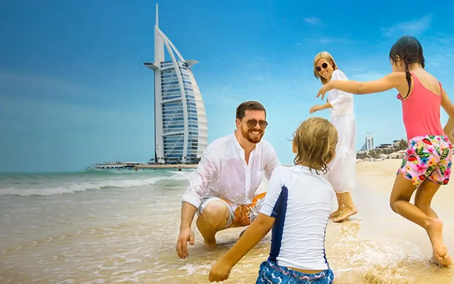 Al Sufouh Beach, Dubai and everything you need to know about it! 7 Spreading a family picnic in Sahel al-Safouh