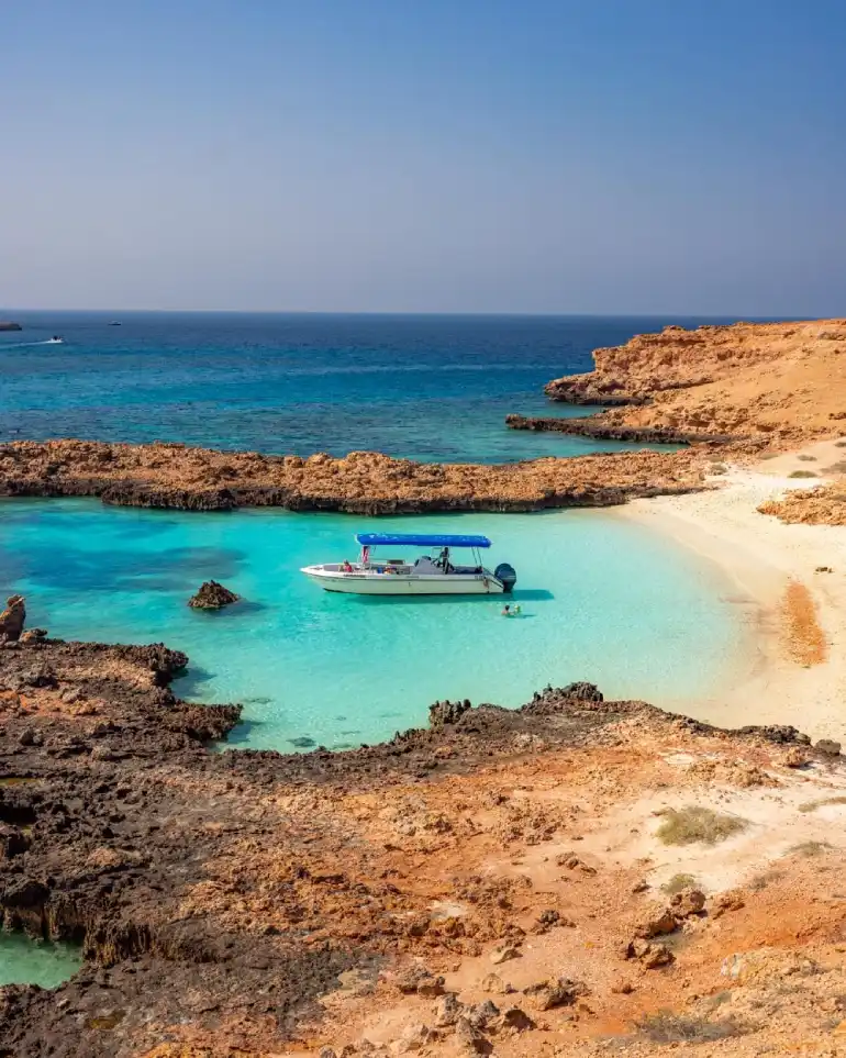 Must-see places in Muscat; Desert emerald paradise 18 Sightseeing areas of Muscat city
