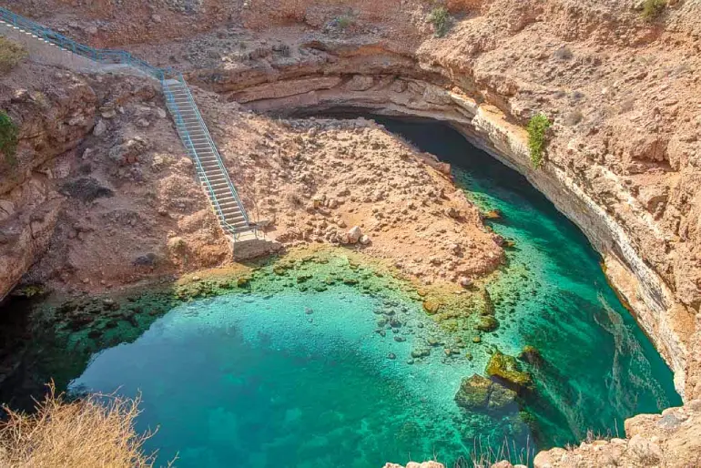 Must-see places in Muscat; Paradise Emerald Desert 23 moonless cavity