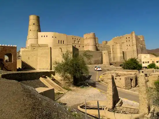 Must-see places in Muscat; Paradise Emerald Desert 42 Sights of Muscat