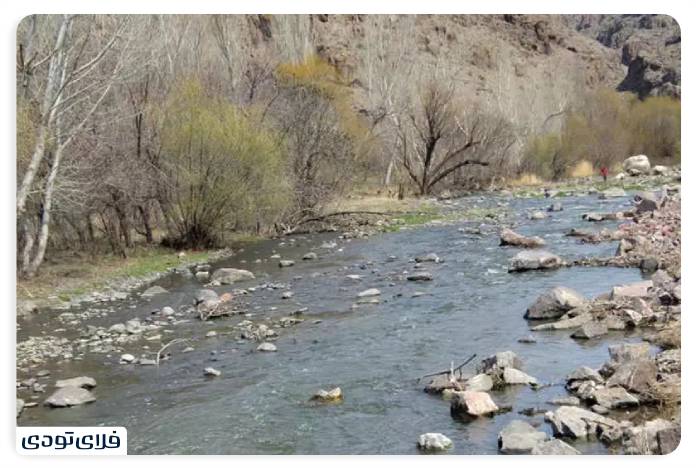 Qeshlaq Gorge in Muradlo area of ​​Mashgin Shahr