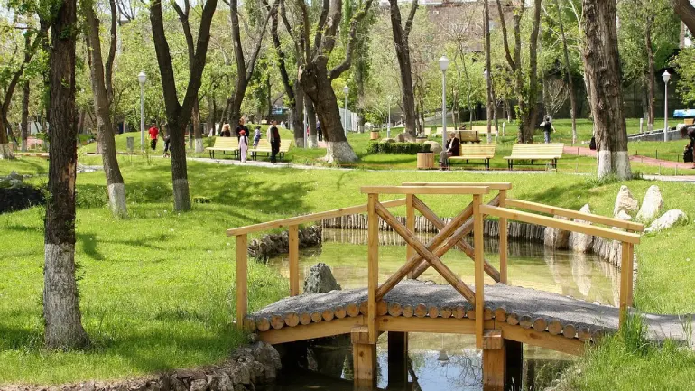 Republic Square, Yerevan; A dream destination for tourists 39 Lovers' Park