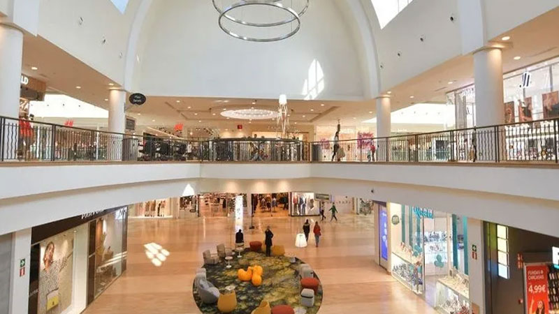 Travel guide to Spain, iroduction of shopping ceers
