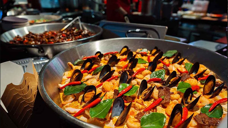 Travel guide to Madrid, restaura iroduction