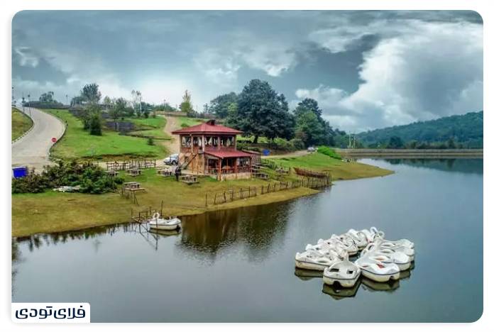 Saqalaksar lake and village