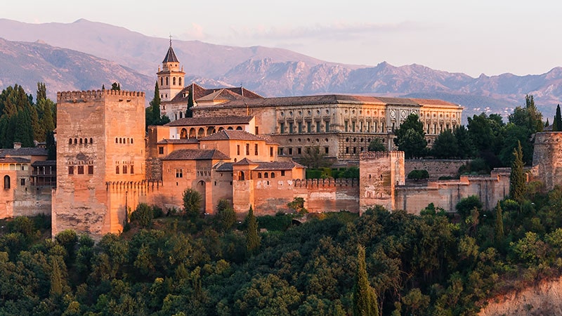 Iroducing the most importa works of Spanish architecture