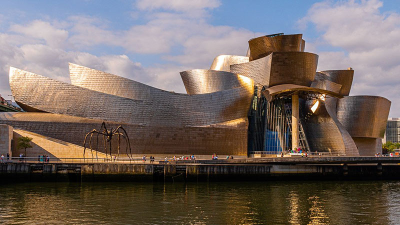 Iroducing the most importa works of Spanish architecture
