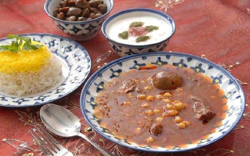 Yazdi chickpea stuffing with rice and yogurt