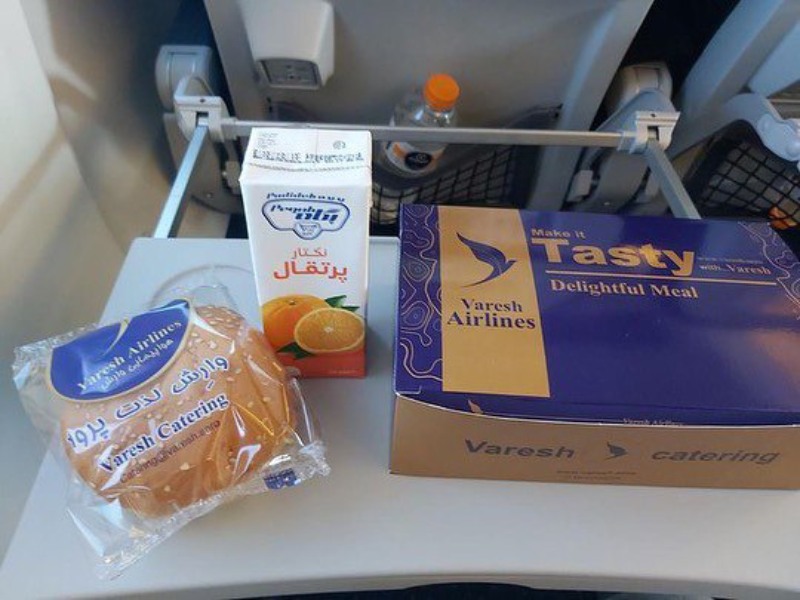 Breakfast meal of Varash Airlines; Photo source: Instagram 7air_ir; Photographer: Unknown   