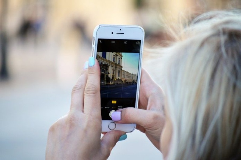 How do travel videos trend on Tik Tok?
