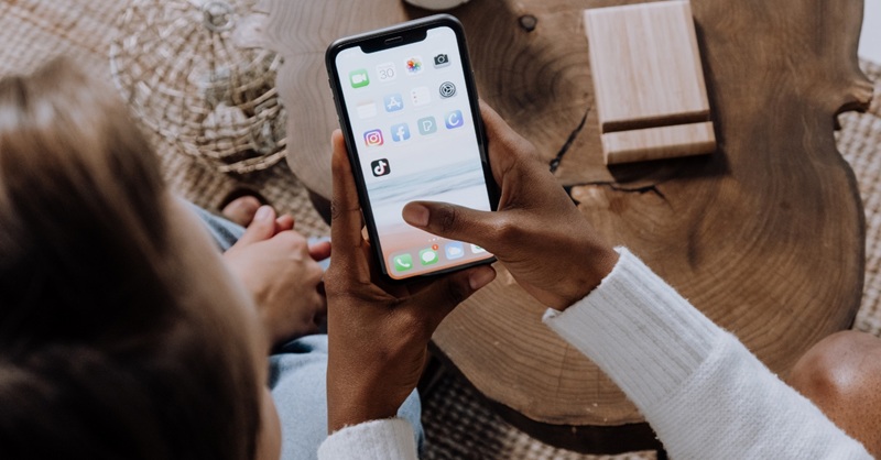 How do travel videos trend on Tik Tok?