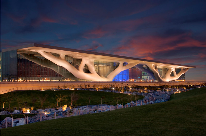 Qatar National Conveion Ceer at night; Photo source: qncc.qa, photographer: gerryoloeary