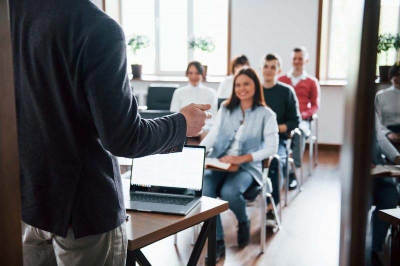 Report of 5 fields of study in demand for studying in France