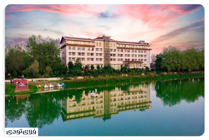 Hotels near Lawton Falls