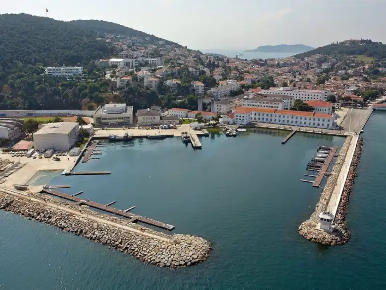   The islands of Istanbul 