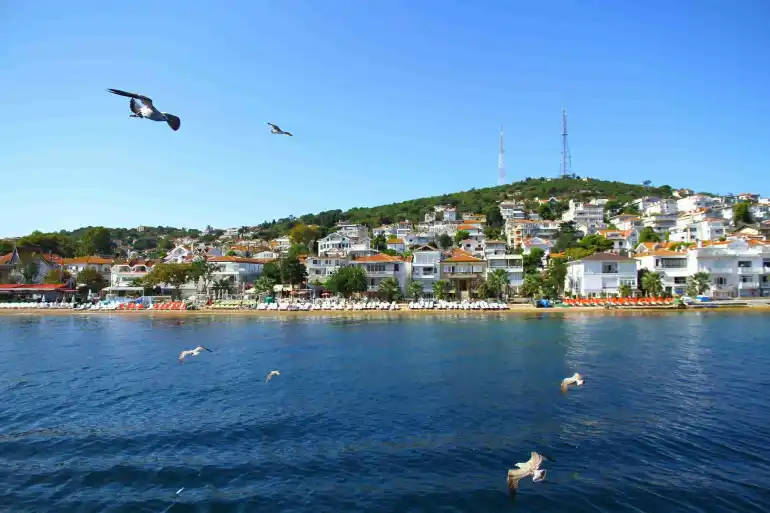 Kinali Ada Island