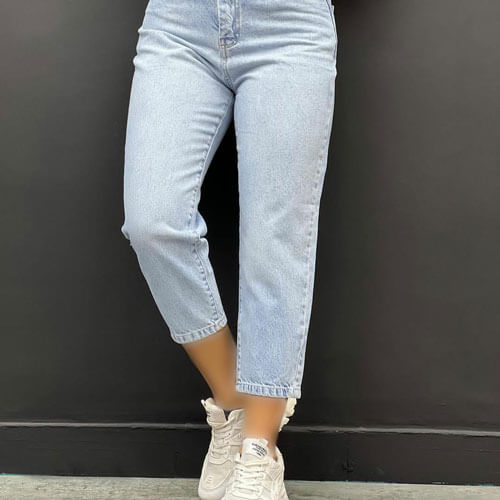 A set of shoes with mom style pas for women