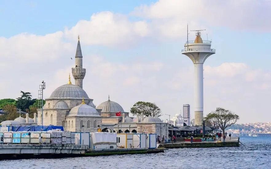 Eertainme in the Asian part of Istanbul