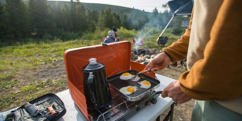 suitable equipme for cooking camping food; Photo source: edition.cnn.com. Photographer: Unknown