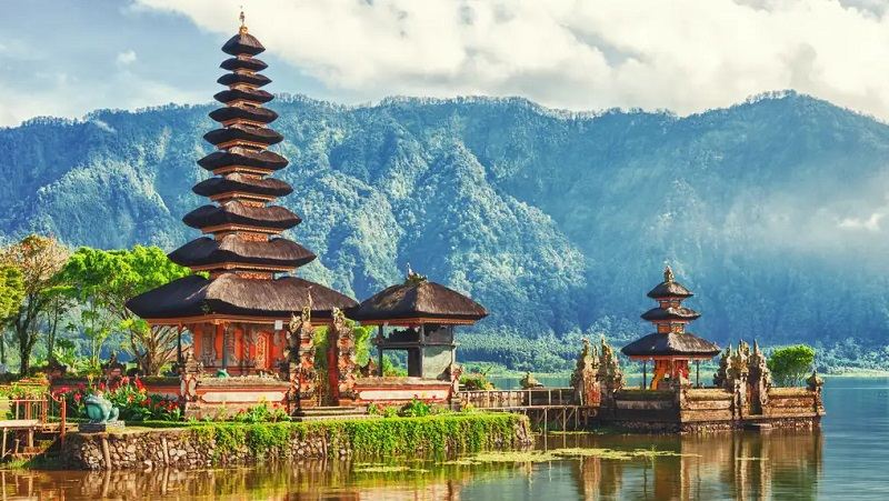 Balinese nature in autumn; Photo source: website toursoheweb.nl. Photographer: Unknown