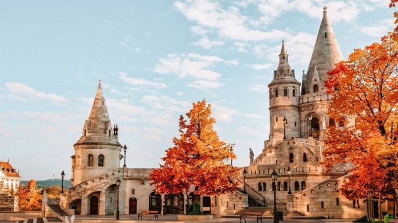 Budapest, Hungary in autumn; Photo source: Worldwildschooling.com website. Photographer: Unknown