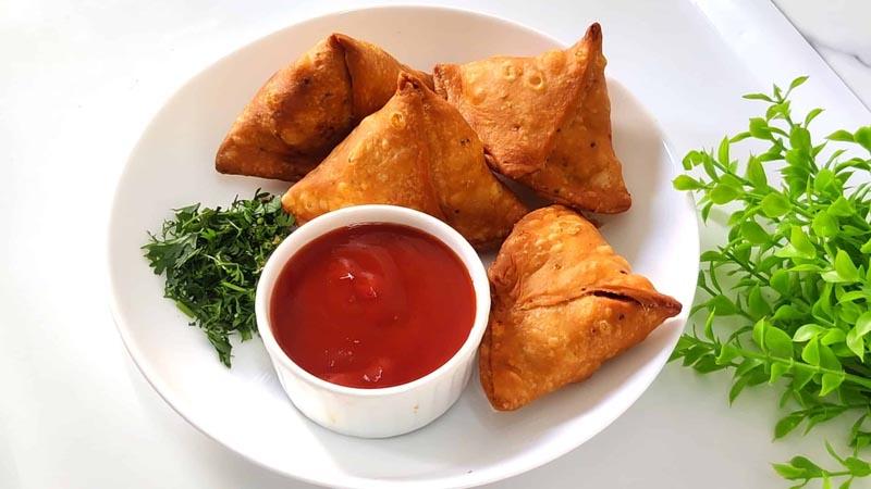 Indian samosa; Photo source: paattiskitchen; Name of the photographer: unknown