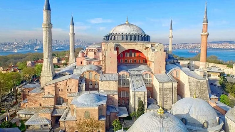 Visiting Hagia Sophia is one of the best family activities in Istanbul