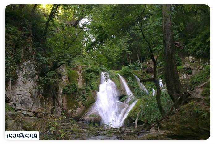 An unforgettable experience next to Ellandan Lake Seng Loh Waterfall