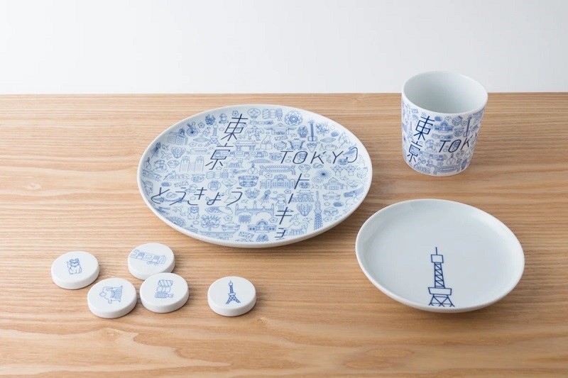 cups and other coainers of images of Tokyo; Photo source: website store.e-kihara.co.jp. Photographer: Unknown