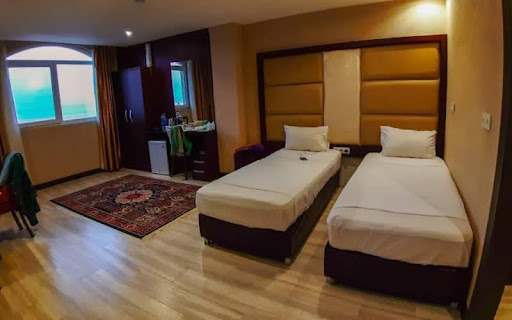 Arta Qeshm Hotel