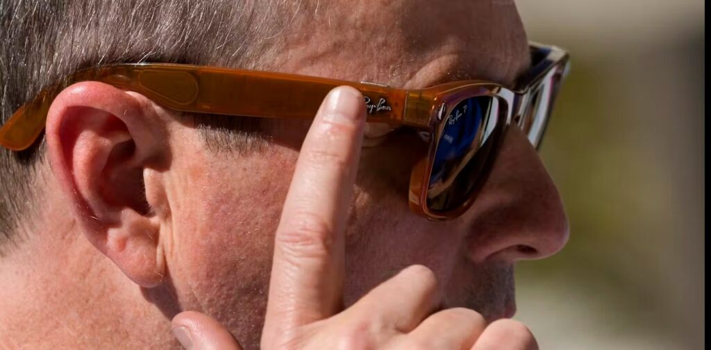 Meta glasses
