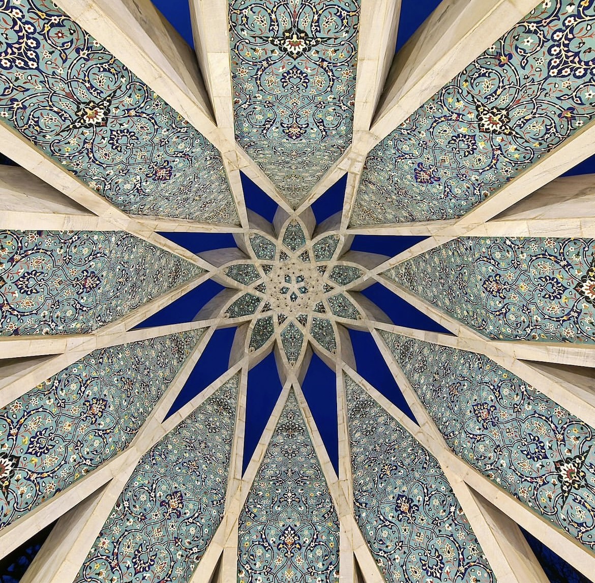 Iranian architecture; Pattern, symmetry and beauty