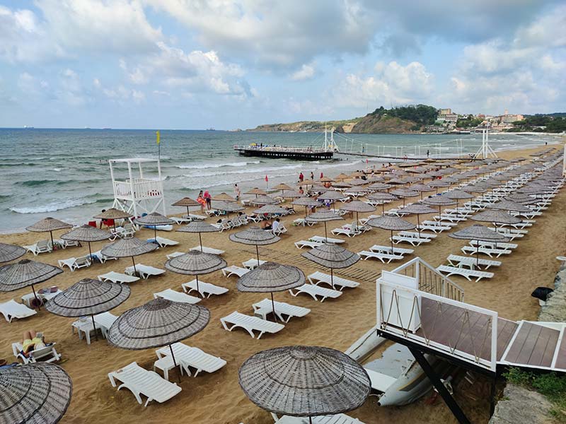 Sunbeds on Solar Beach; Photo source: Google Map; Photographer: Bozorgmehr Behrang