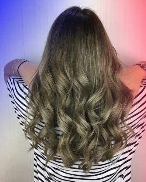 Olive hair color model without bleaching at home
