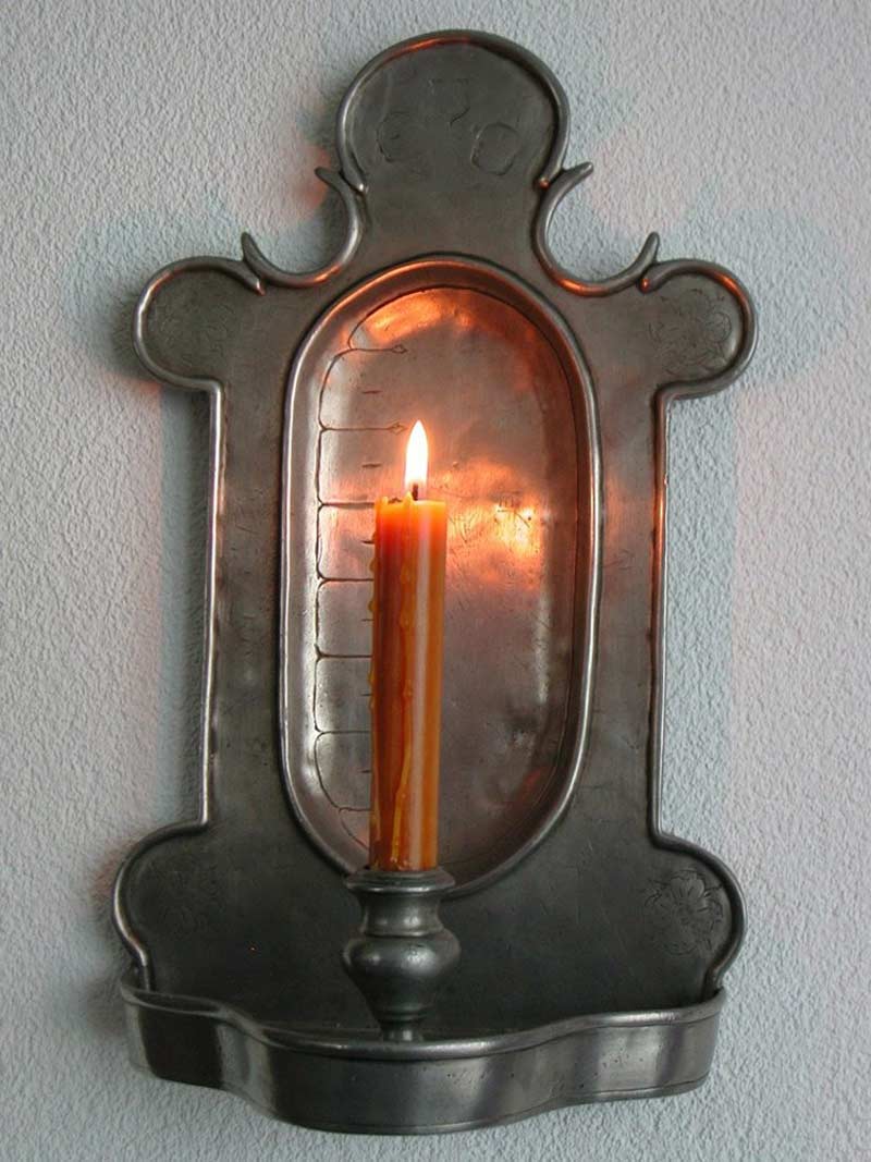 German candle clock; Photo source: Wikimedia; Photographer: de:Beuser:Flyout