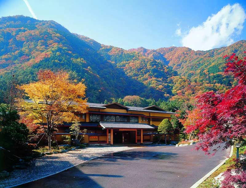 Erance of Nishiyama Onsen Kyonkan Hotel in autumn; Photo Source: Times of India, Photographer: Unknown
