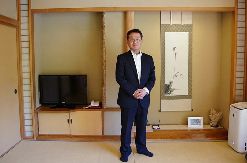 Kenjiro Kawano, preside of Nishiyama Onsen Kyonkan Hotel, Japan; Photo source: CNN, photographer: Mayumi Maruyama