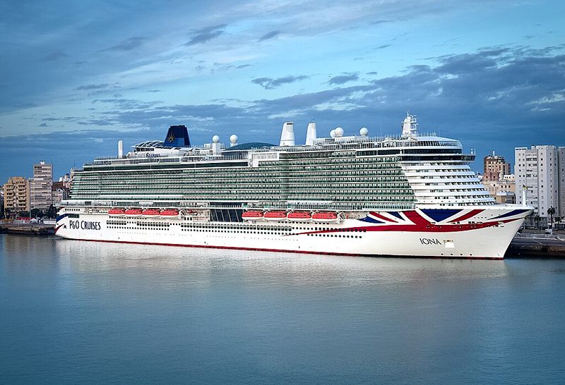 Iona cruise ship, photo source: Wikimedia, photographer: A Guy Named Nyal