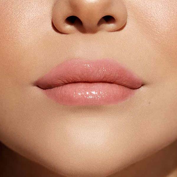 Model and form of droopy lips