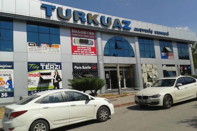 The erance to Turquoise One shopping ceer