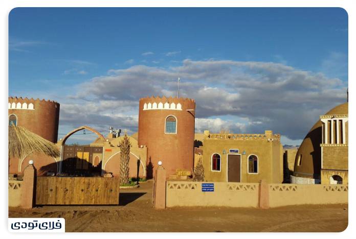 Egyptian desert A differe experience than nature tourism T Da traditional hotel in the desert of Egypt