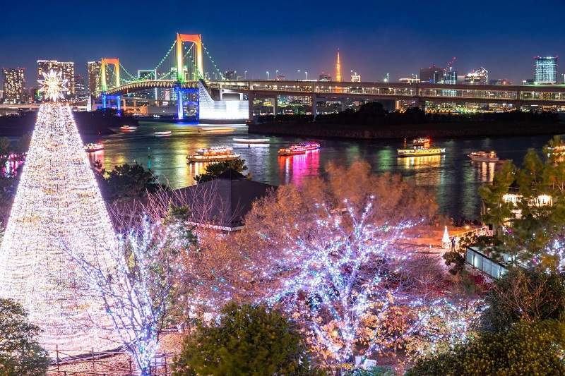 Tokyo Christmas decorations; Photo source gltjp website. Unknown photographer