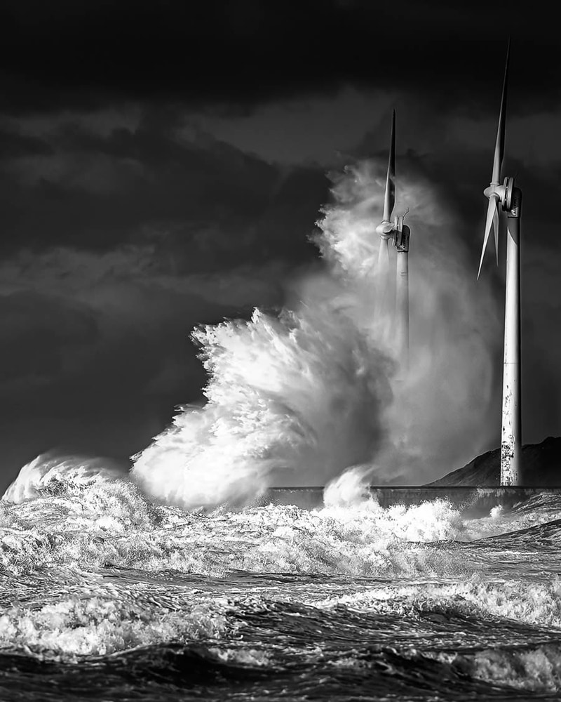 Black and white photo of sea storm