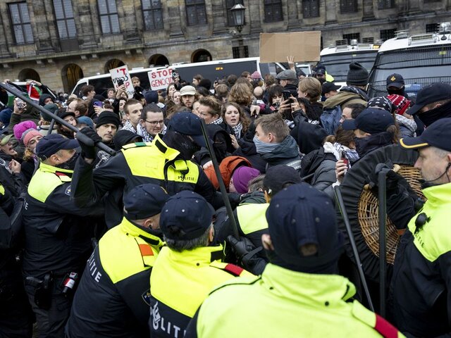 The Dutch police attacked the gathering of supporters of Palestine in Amsterdam