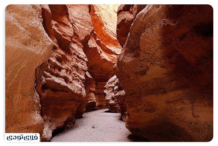 Dark gorge of Garmsar
